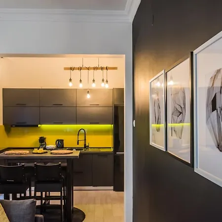 Edelweiss #colony_deluxe_suite Apartment